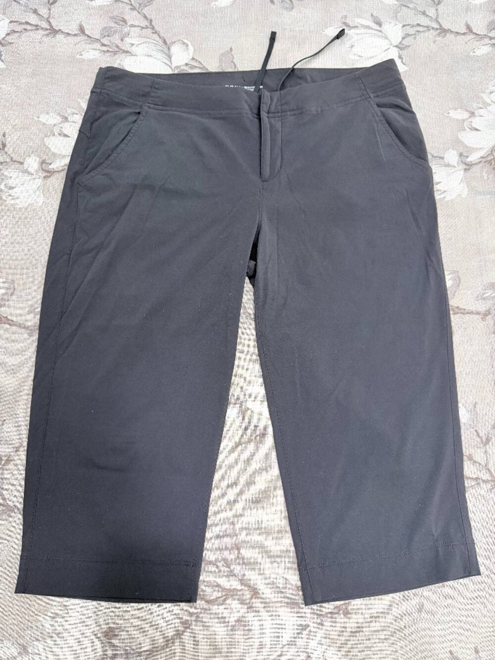 Columbia Women’s 12 Omni-Shield Lightweight Hiking Capri Pants Black